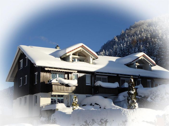 Haus-komplett-Winter