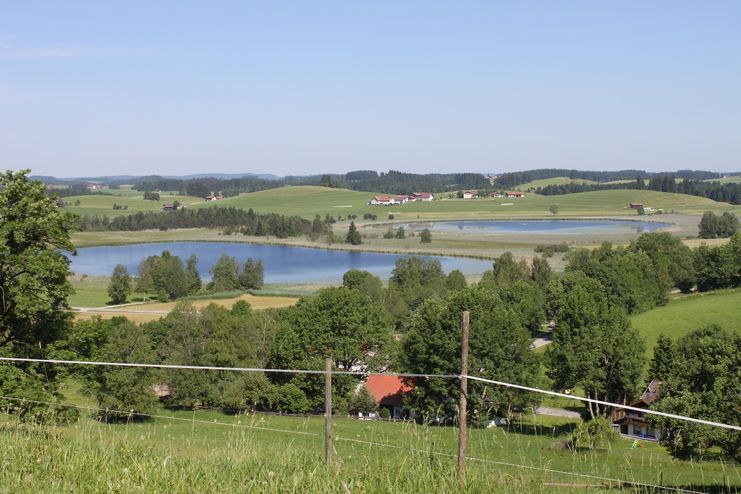 Seeger Seen - Blick vom Seeger Berg über die Seeger Seen / Im Hintergrund der Ortsteil Seeweiler
