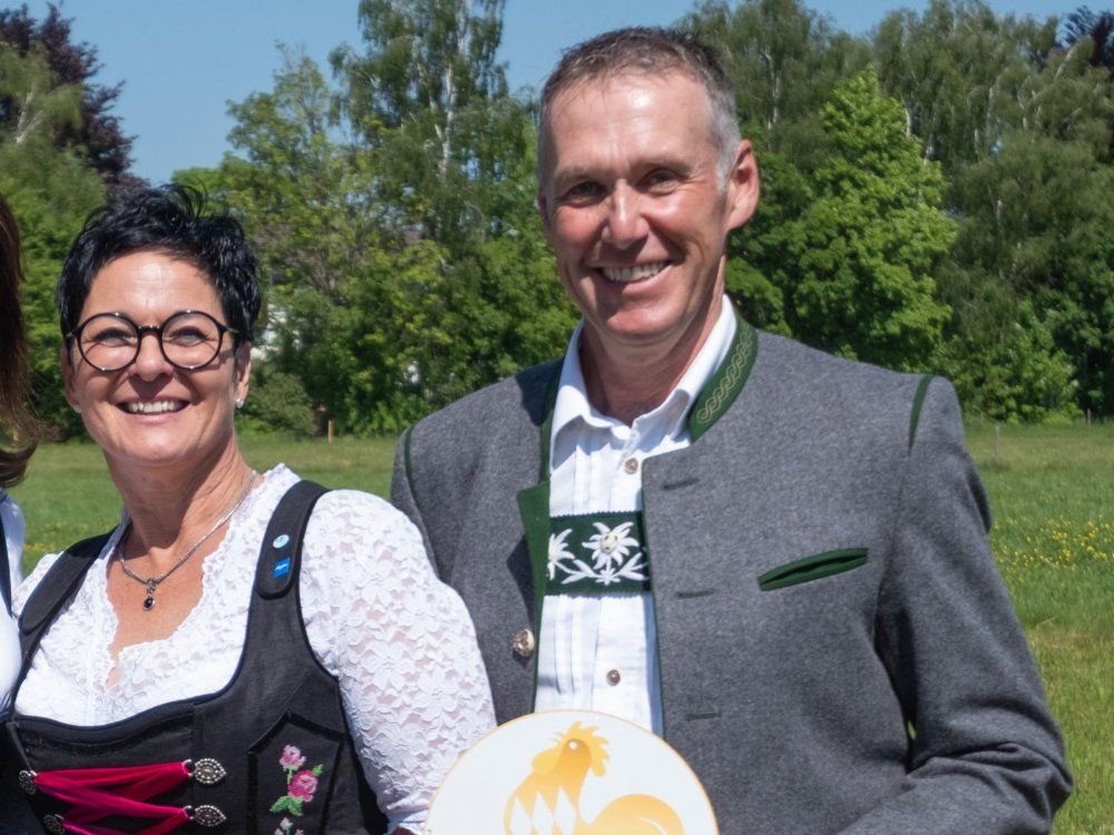 Goldener-Gockel-2025-Gastgeber Lang