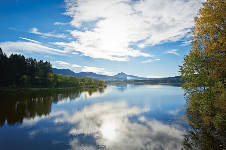 Grüntensee mit Grünten im Hintergrund