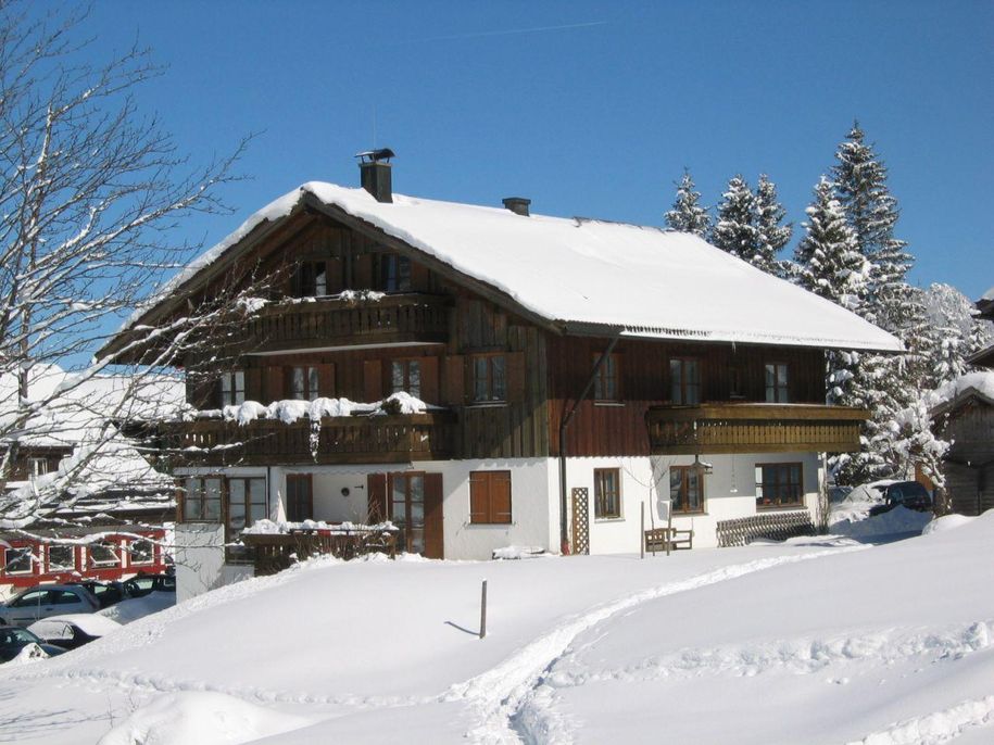 Hausansicht Winter