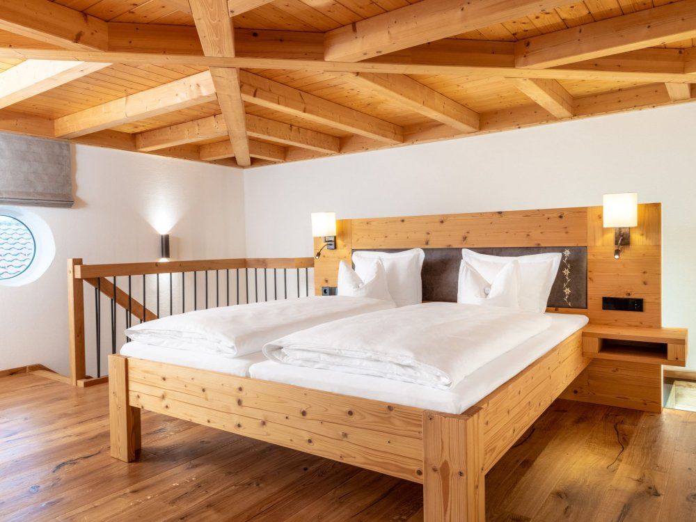 hanuselhof_wellness-suite_304_bett