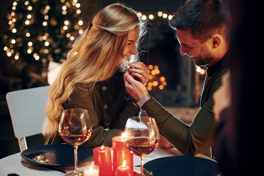 istockphoto-romantisches paar_herzverbandelt-1024x1024