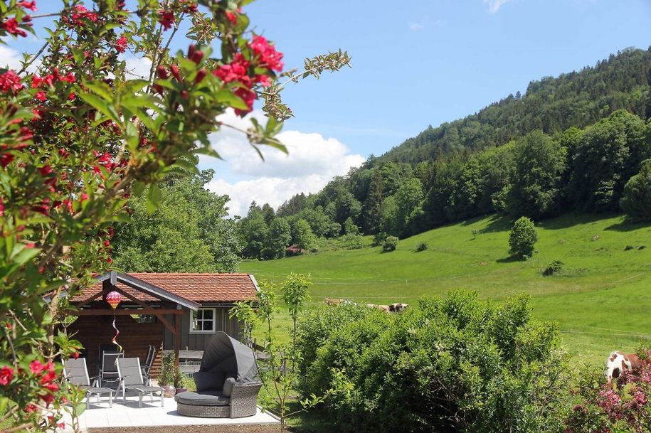 großer Garten zum Entspannen