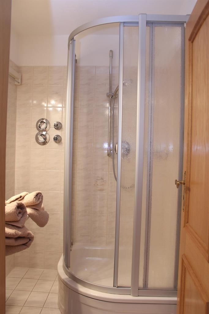 Bgm.-Wucherer-Straße - Badezimmer mit Dusche
