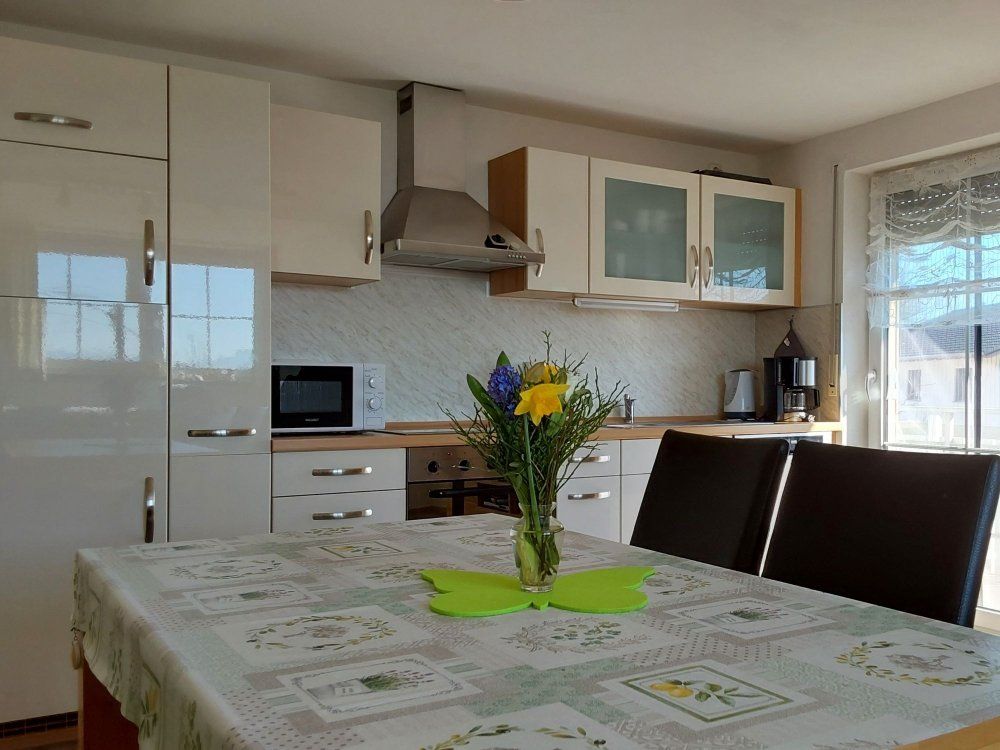 Wohnküche mit Balkon