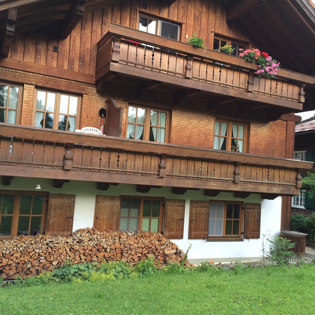 Haus Bergheimat mit Ostbalkon