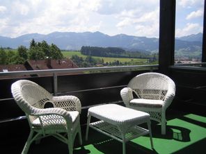 Südbalkon mit Bergblick