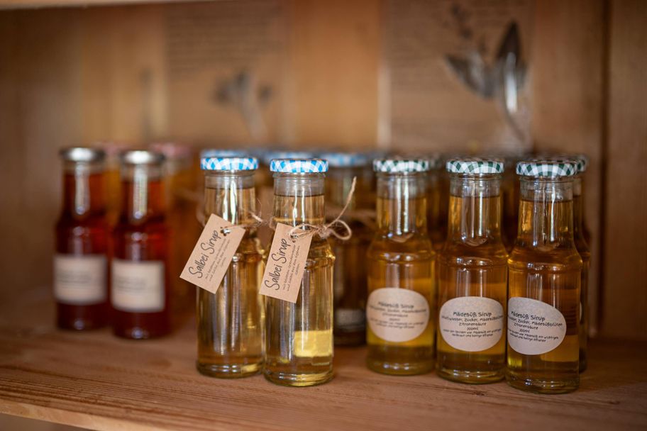 Sirup und Essig im Hofladen des Landhof Schmid