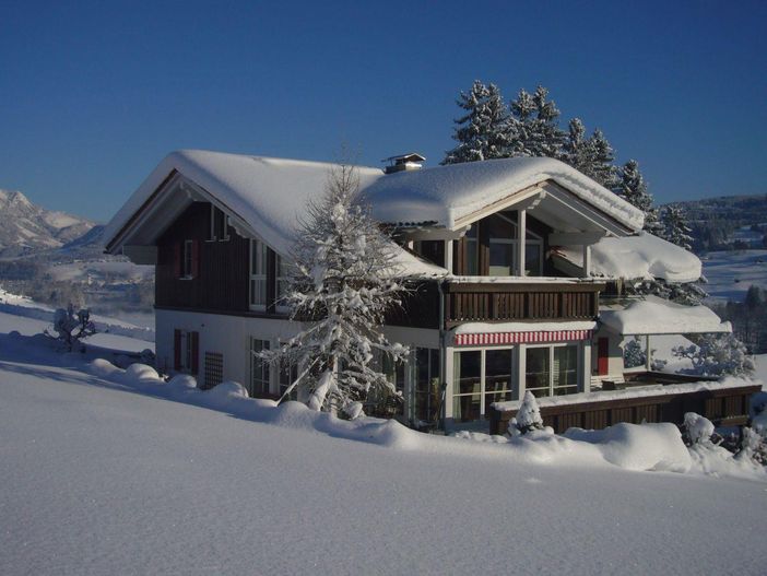Außenansicht von Südwesten im Winter