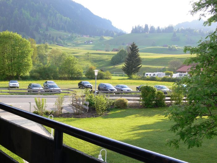 Parkplatz vor Ort