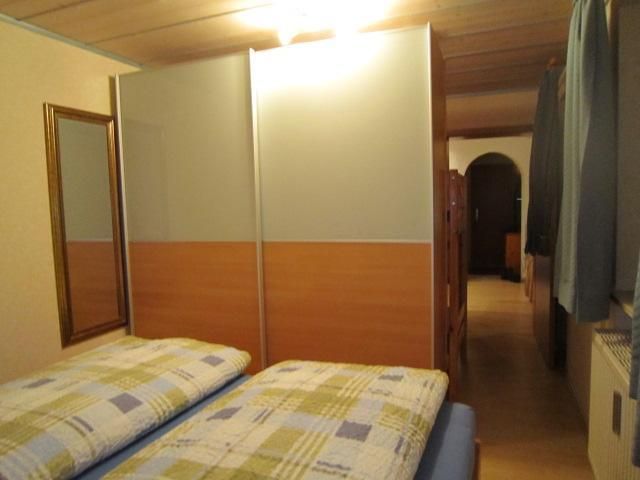 Blick Richtung Tür Schlafzimmer