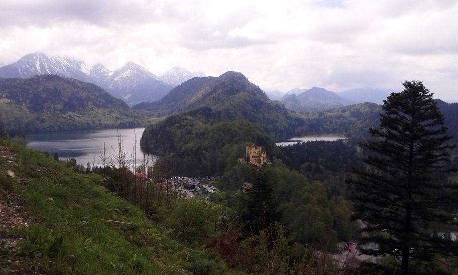 Wildromantischer Alpsee