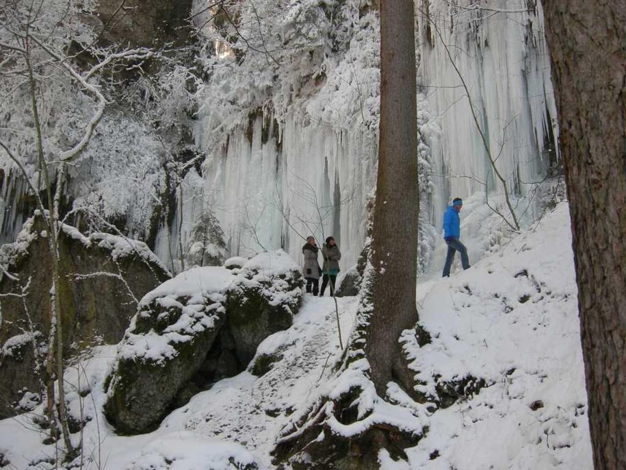 Der Hinanger Wasserfall im Winter