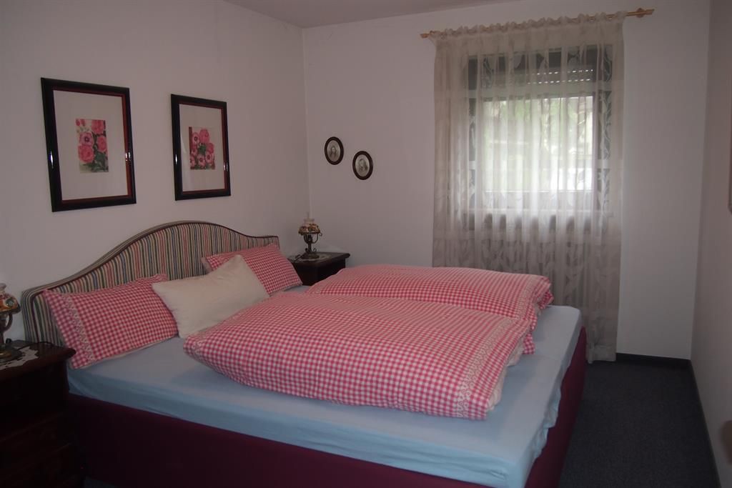 Schlafzimmer-Doppelbett