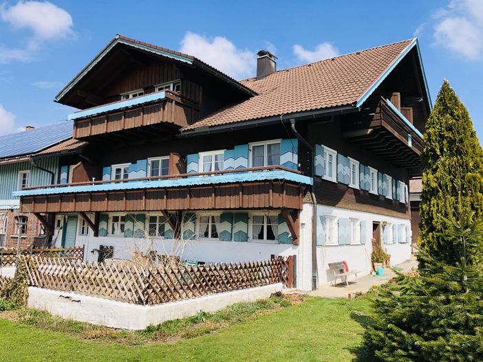 Große Terrasse mit Grillmöglichkeit