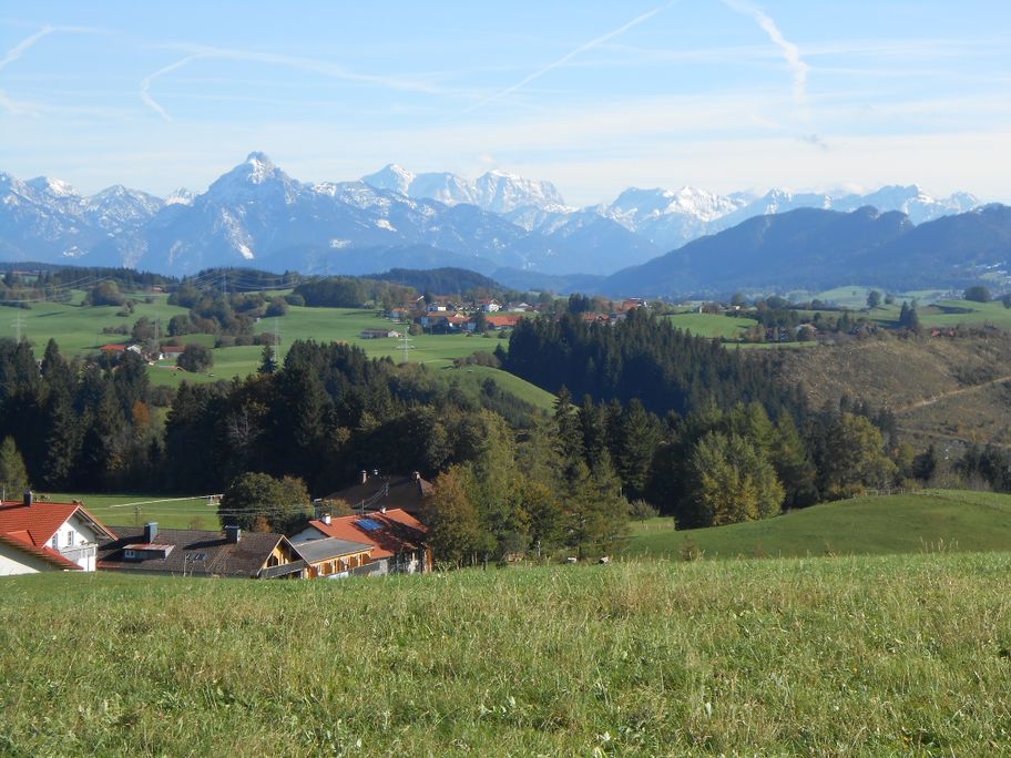 Aussicht vom Almcafé Schnakenhöhe in Maria Rain im Allgäu