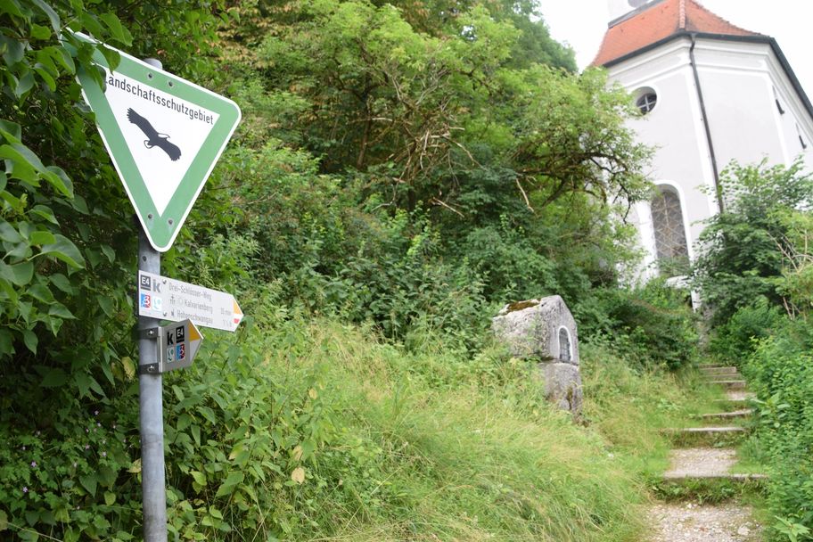 Weg zur Kirche "Zu unseren lieben Frau am Berg"