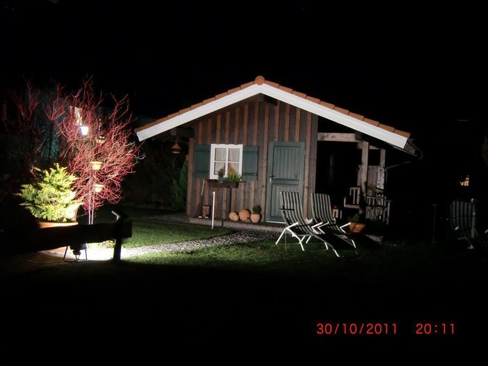 Gartenhaus bei Nacht