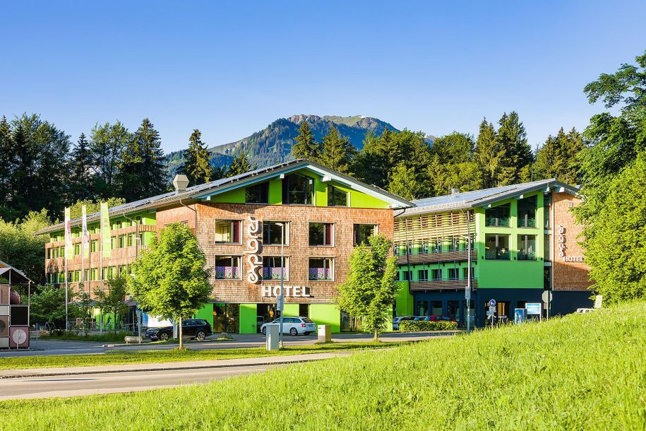 Explorer Hotel Oberstdorf im Sommer