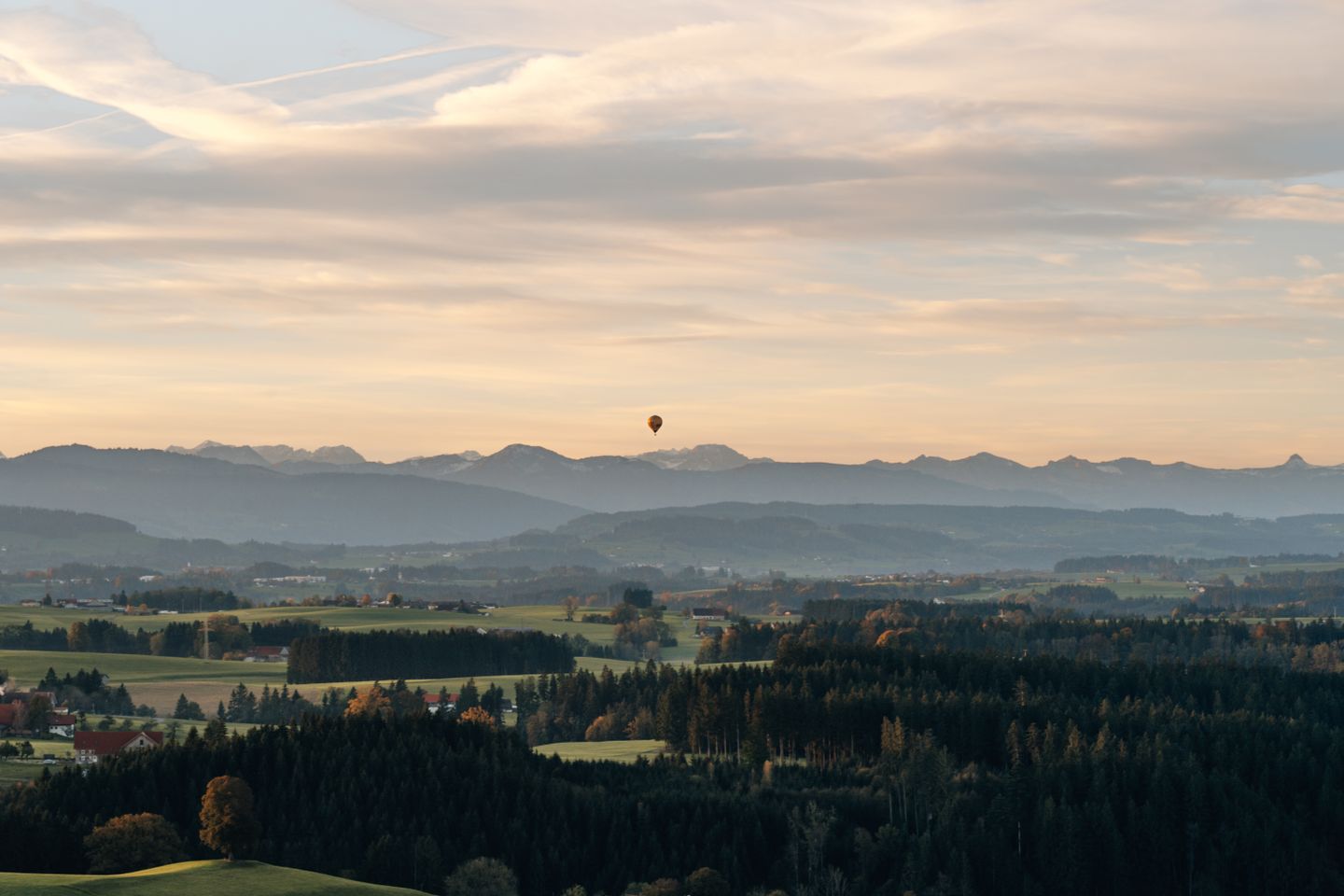 Landschaftsbild Argenbühl_Ballon_Lichtmonien-1