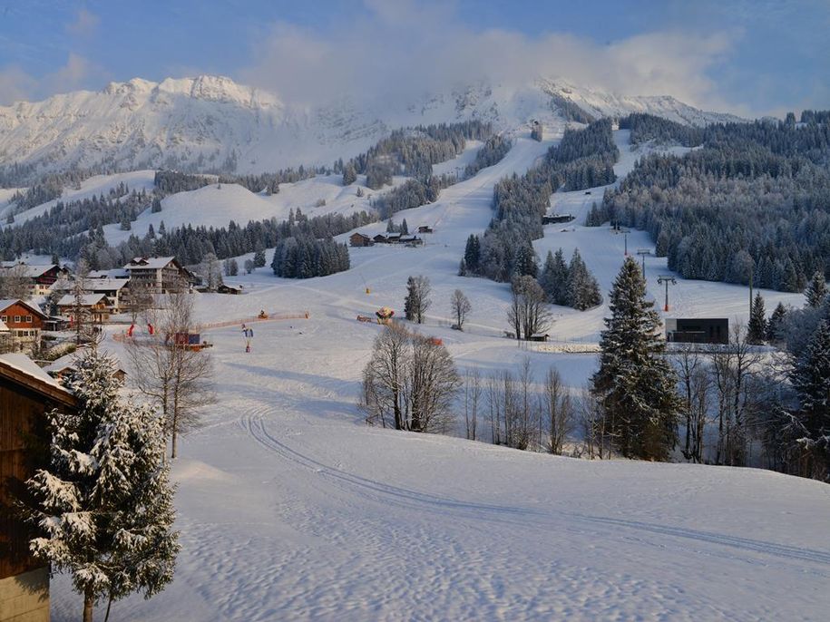 Winterbild vom Balkon zur Skischule