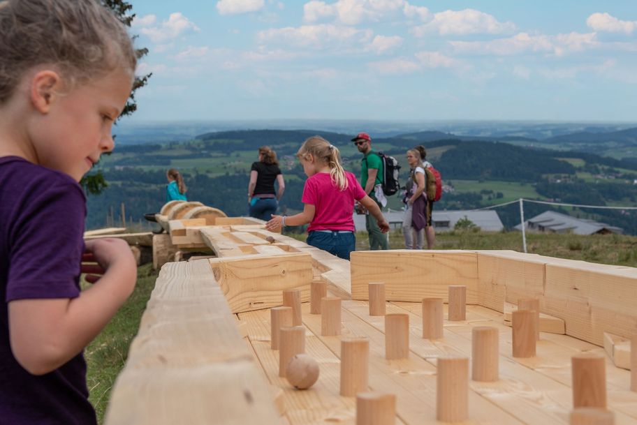 Ein Spaß für die ganze Familie: Kugelbahnen am Imberg