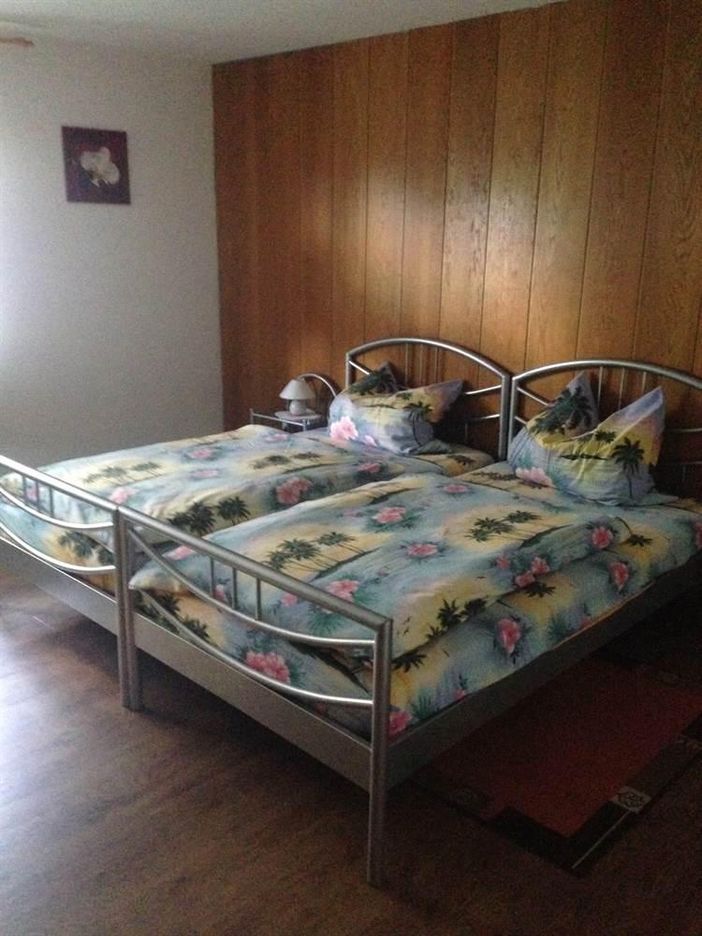 Schlafzimmer 2