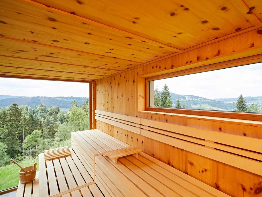 Außen-Panoramasauna mit Talblick