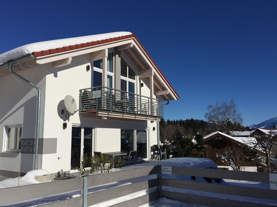 Unser Haus in der Winterlandschaft