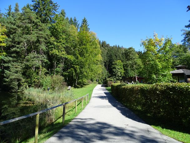 Spazierweg Richtung Parkplatz Bad Faulenbach