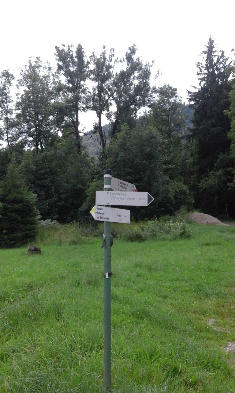 Wegweisung zum Finstertalweg