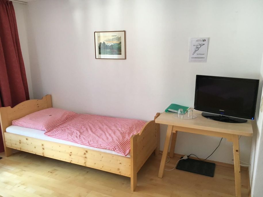 3. Bett im Doppelzimmer