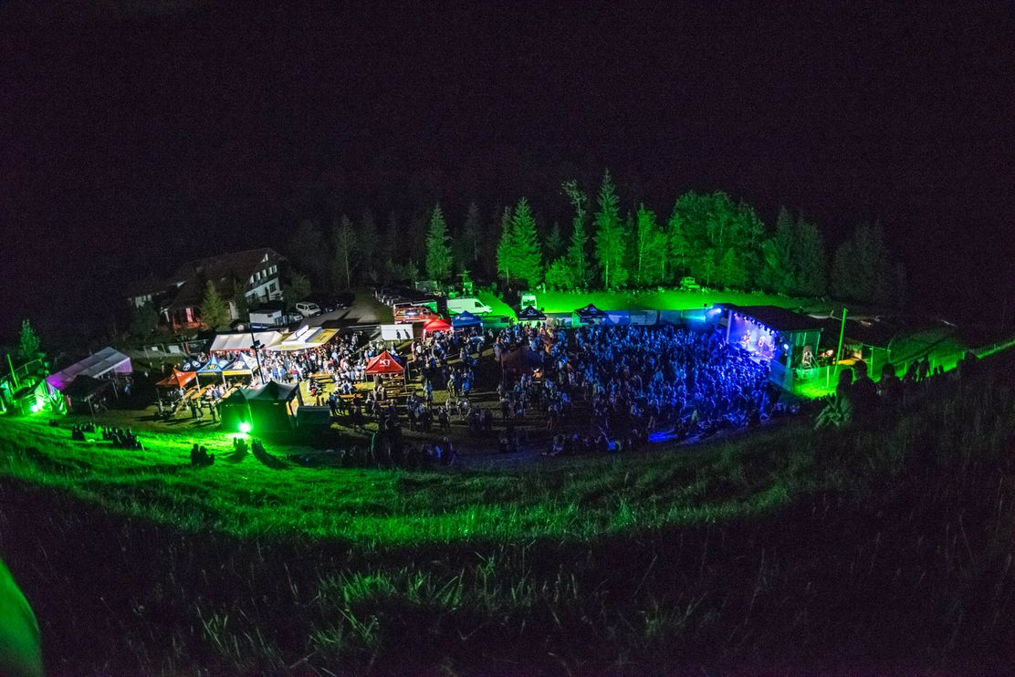 Gruben Grooves bei Nacht