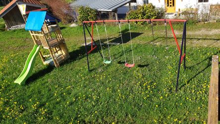 Spielplatz direkt am Haus