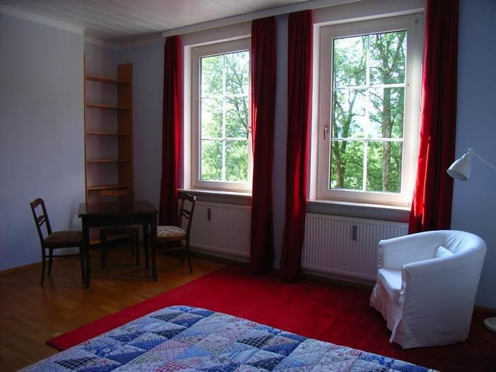 SW-Zimmer: Tischgruppe