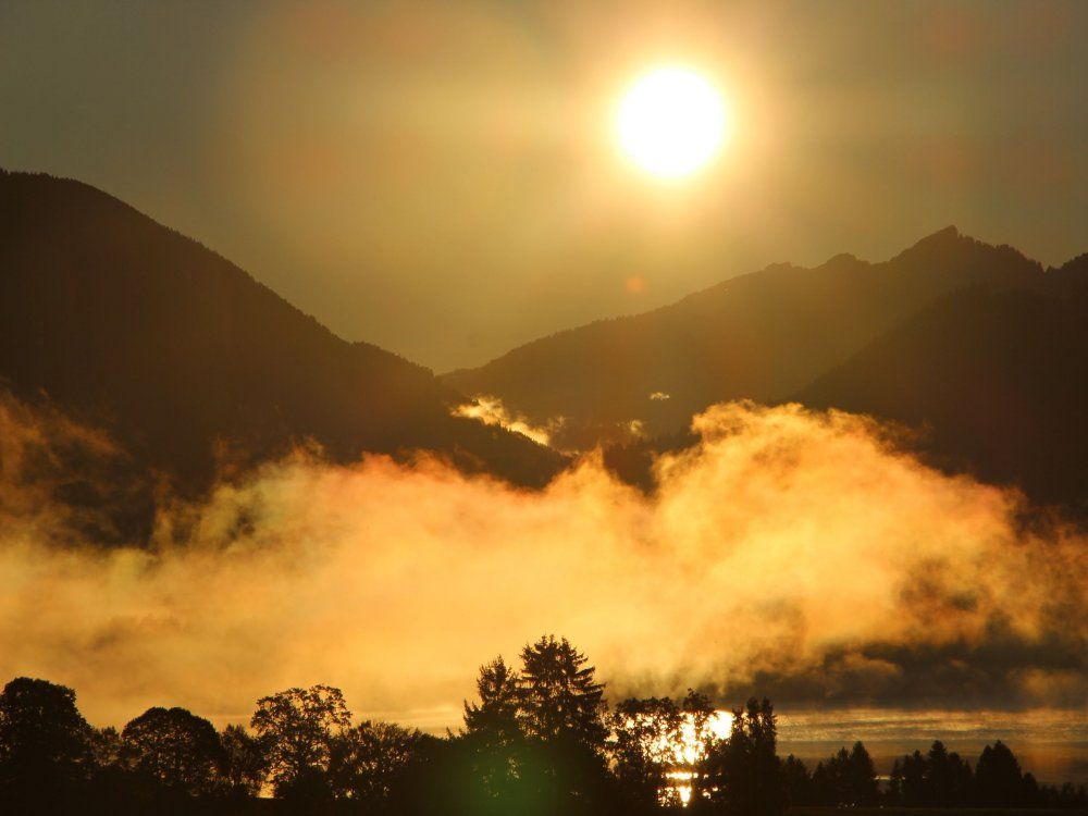 Sonnenaufgänge begleiten Dich zu jeder Jahreszeit auf dem Panoramasüdbalkon