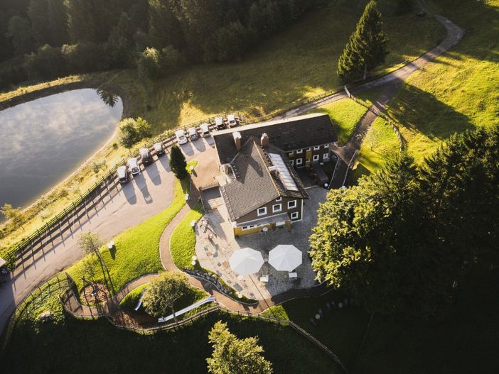 kuku-berghotel-ansicht-von-oben-web
