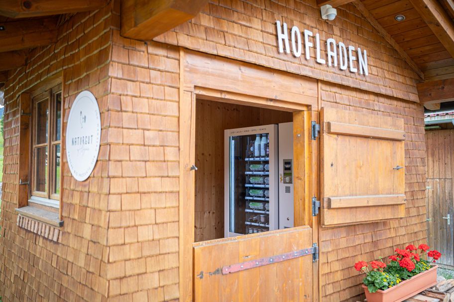 Im "Hofladen" finden Sie den Lebensmittelautomat