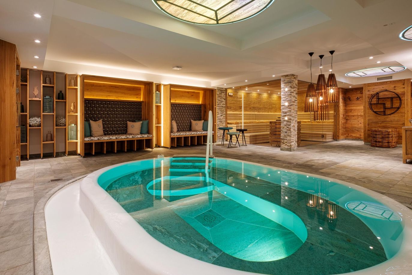 wellness_indoor-saunawelt © Sonnenalp Resort (1)