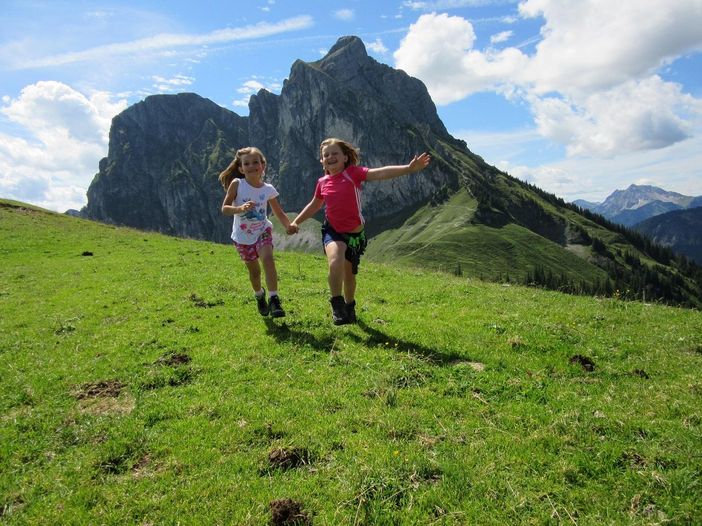 Die Bergwelt lädt zum Wandern ein