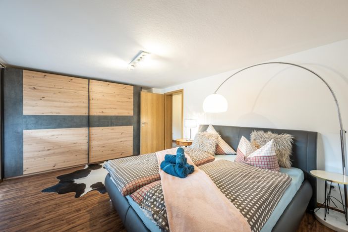 Schlafzimmer(Durchgang)zum Schlafzimmre mit 2Hochb