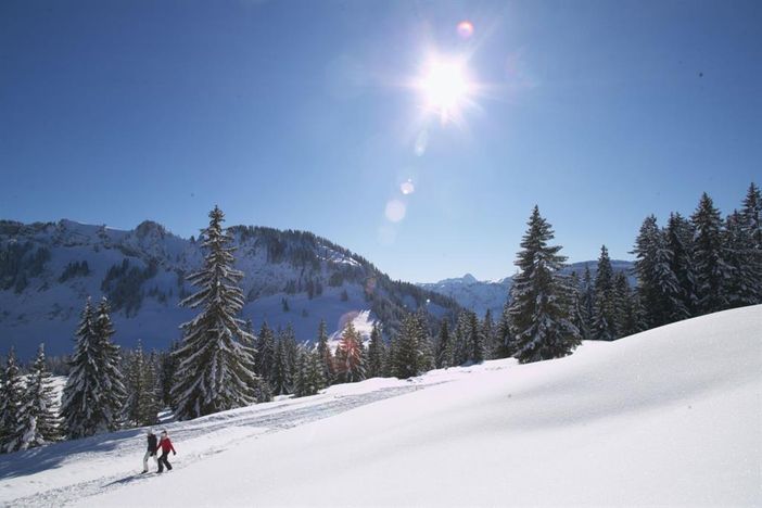 Winterwandern in Grasgehren mit Sonne