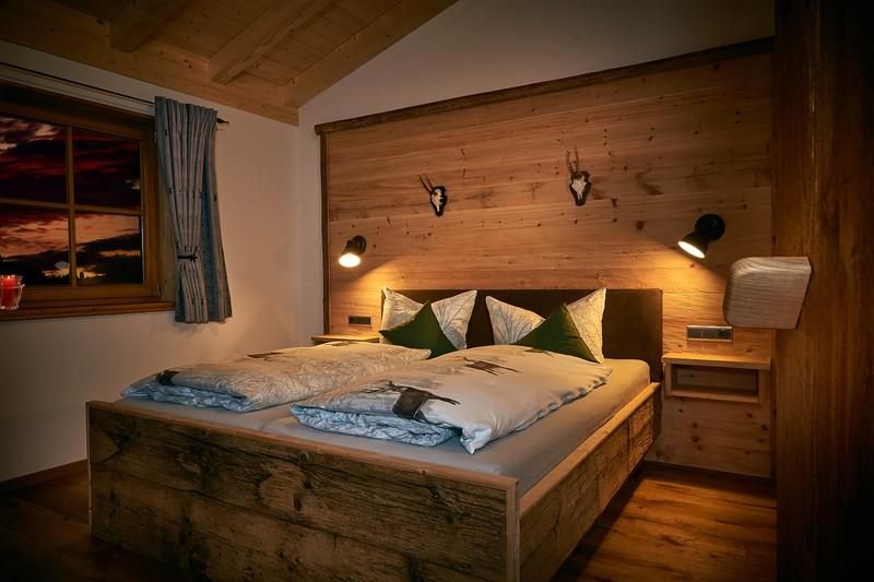 Alp Chalet Schlafzimmer1