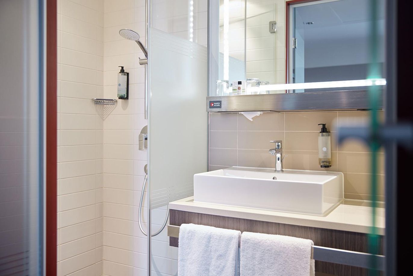 Bad_Zimmer_bigBOX_ALLGÄU_Hotel