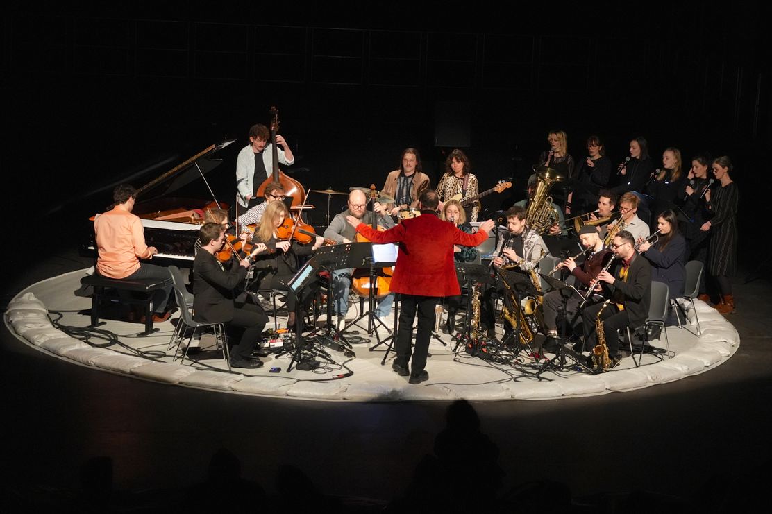 MCC (2) by Ralf Dombrowski