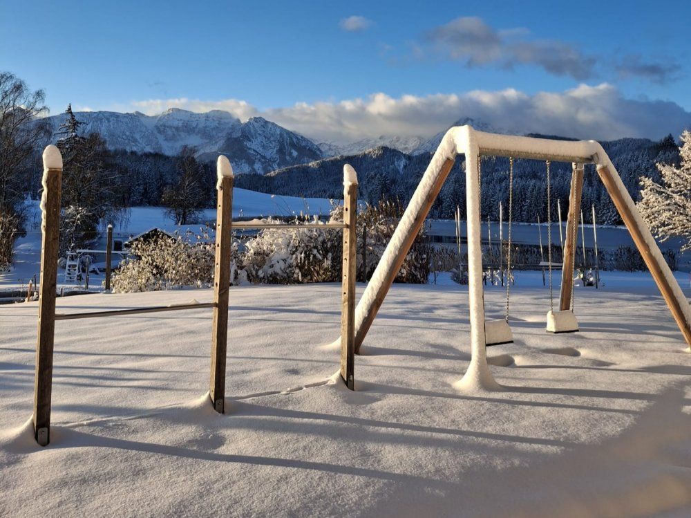 Winterbild Schaukel