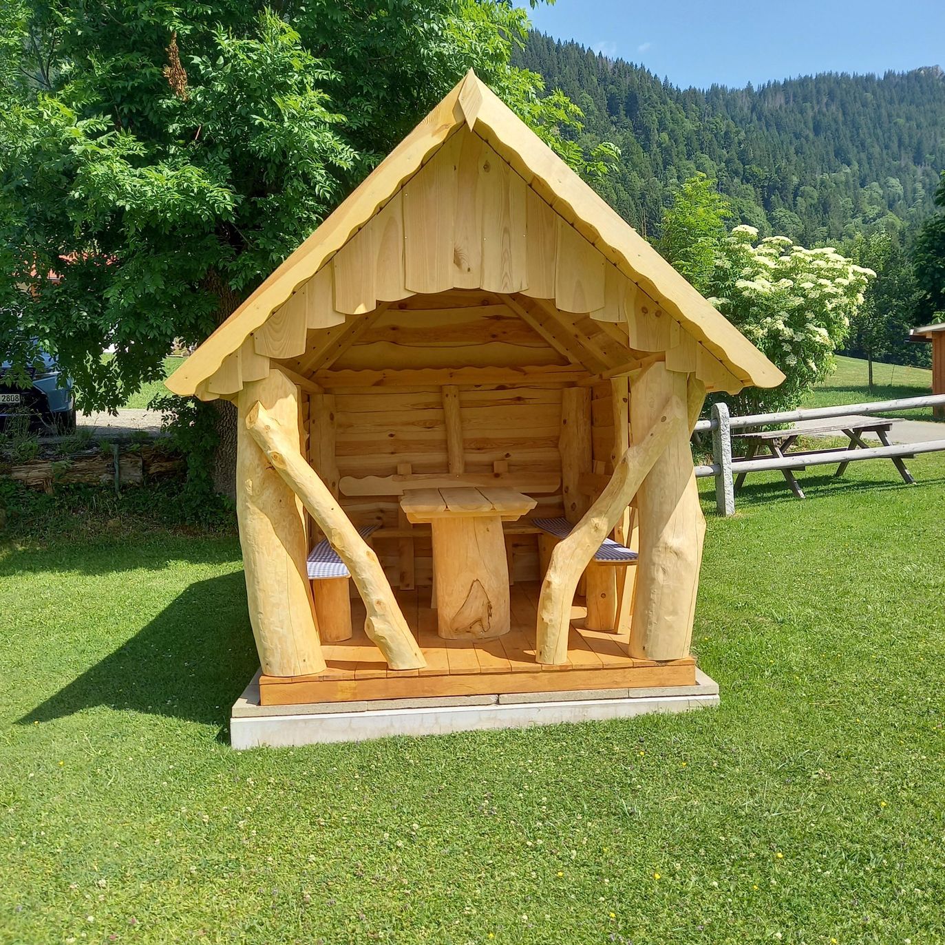 rustikale Sitzgelegenheit zum genießen