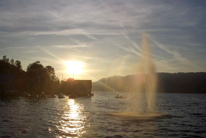 Abend im Herbst an der Seepromenade