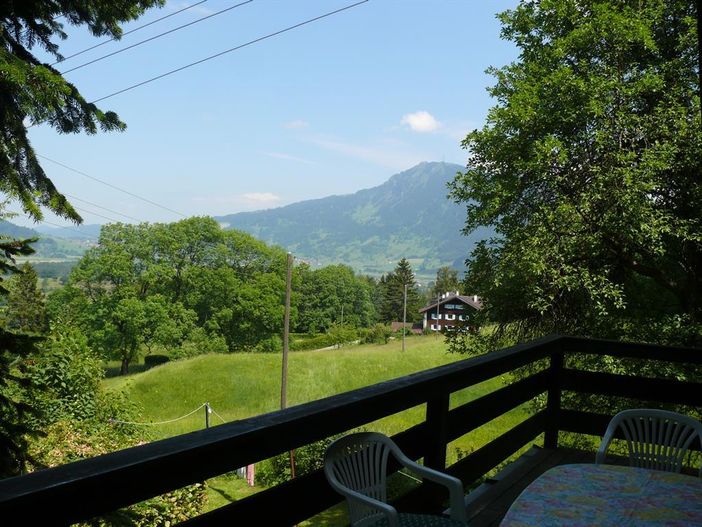 Blick übers_Illertal vom_1_Obergescho%c3%9f